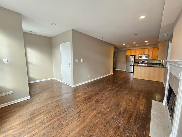 1069 N Marshfield Avenue 2, Chicago, IL 60622