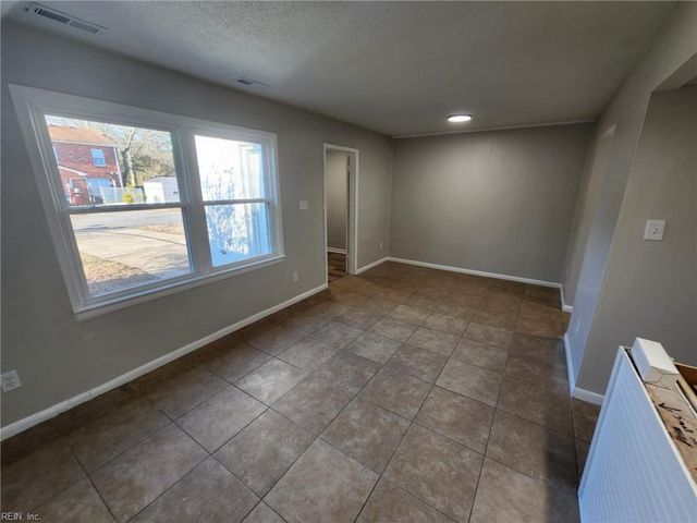 4025 Sloop TRL, Chesapeake, VA 23321