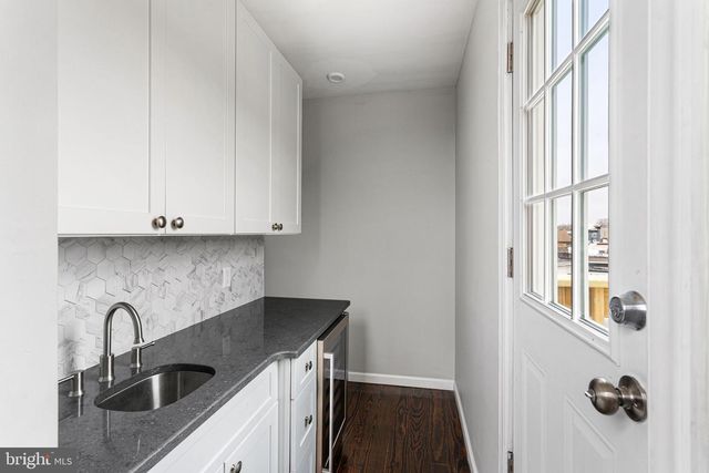 869 N 27TH ST, Philadelphia, PA 19130