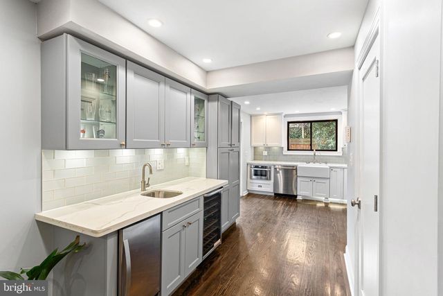 869 N 27TH ST, Philadelphia, PA 19130