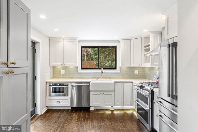 869 N 27TH ST, Philadelphia, PA 19130