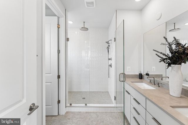 6216 CROSSWIND DR, North Bethesda, MD 20852