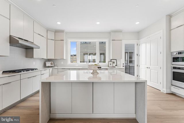 6216 CROSSWIND DR, North Bethesda, MD 20852