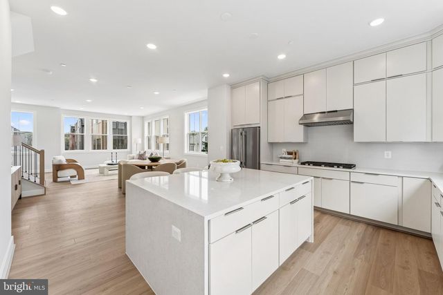 6216 CROSSWIND DR, North Bethesda, MD 20852