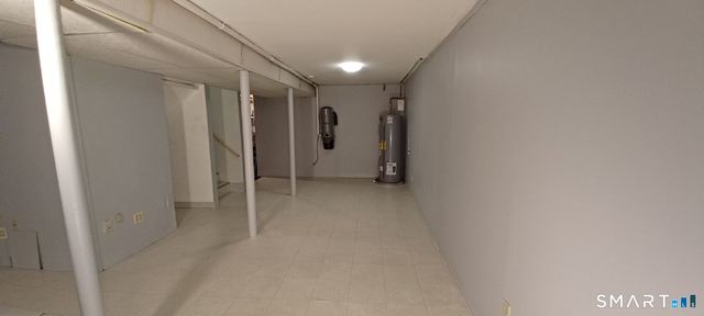 1325 Farmington Avenue APT 52, Bristol, CT 06010