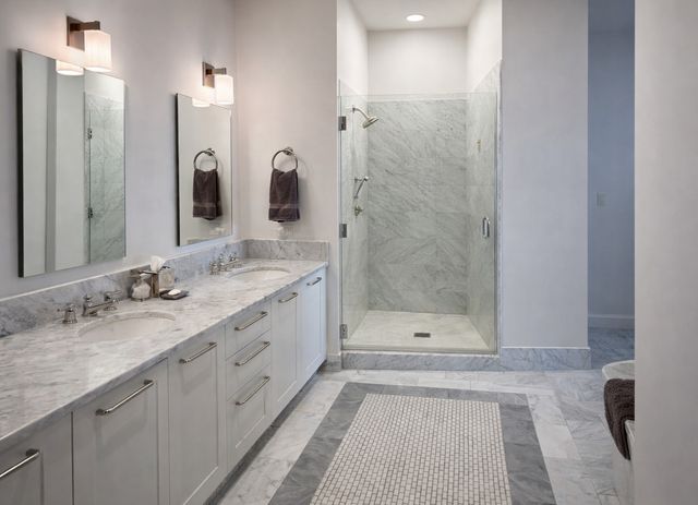 2550 N Lakeview Avenue N1604, Chicago, IL 60614