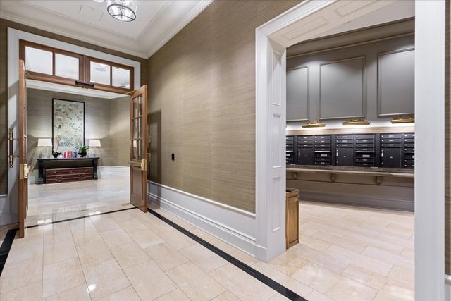 2550 N Lakeview Avenue N1604, Chicago, IL 60614