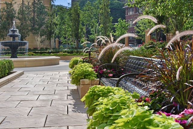 2550 N Lakeview Avenue N1604, Chicago, IL 60614