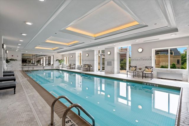 2550 N Lakeview Avenue N1604, Chicago, IL 60614