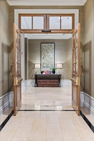 2550 N Lakeview Avenue N1604, Chicago, IL 60614