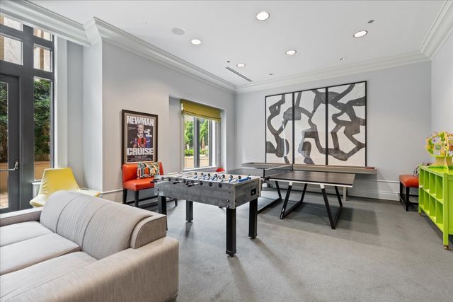 2550 N Lakeview Avenue N1604, Chicago, IL 60614