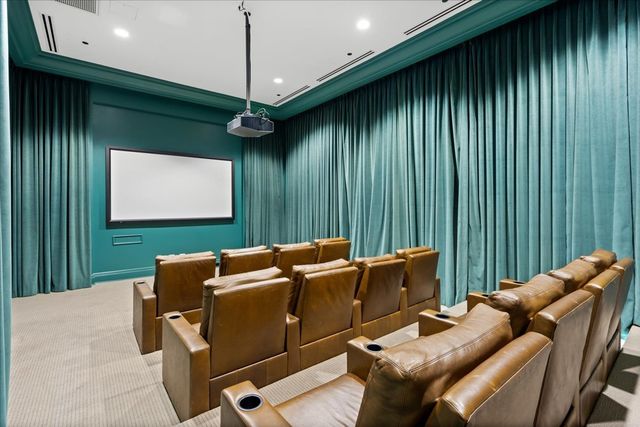 2550 N Lakeview Avenue N1604, Chicago, IL 60614