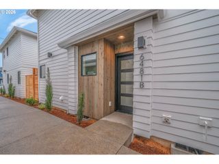 6481 Se RAMONA St B, Portland, OR 97206