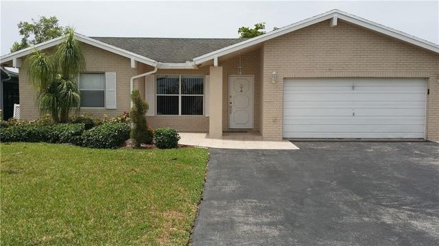 9510 NW 82nd St, Tamarac, FL 33321