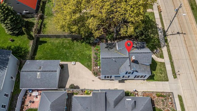 1119 E PARKWAY AVENUE, Oshkosh, WI 54901
