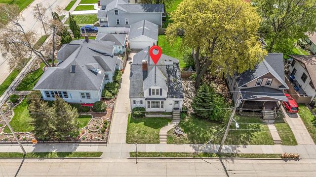 1119 E PARKWAY AVENUE, Oshkosh, WI 54901