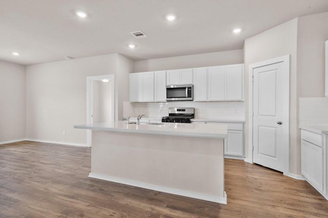 1950 Stargazer Lane, Angleton, TX 77515