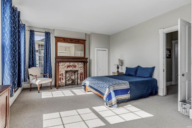 1007 Edgewater Ave, Fort Wayne, IN 46805