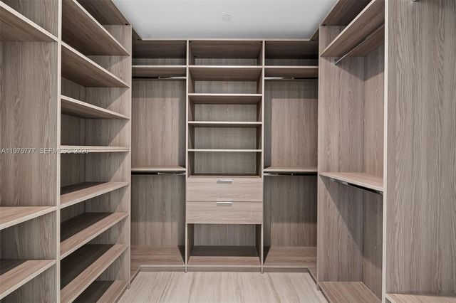 851 NE 1st Ave PH 5700, Miami, FL 33132