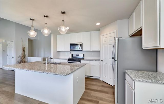 631 Grand Teton Drive, Troy, MO 63379
