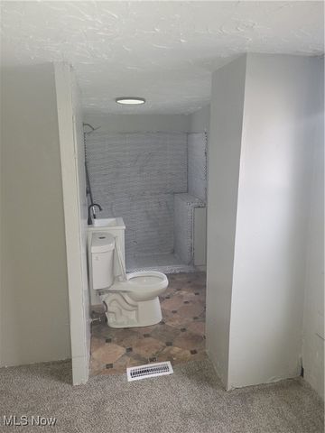 585 W Glendale Street, Bedford, OH 44146