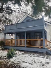 585 W Glendale Street, Bedford, OH 44146