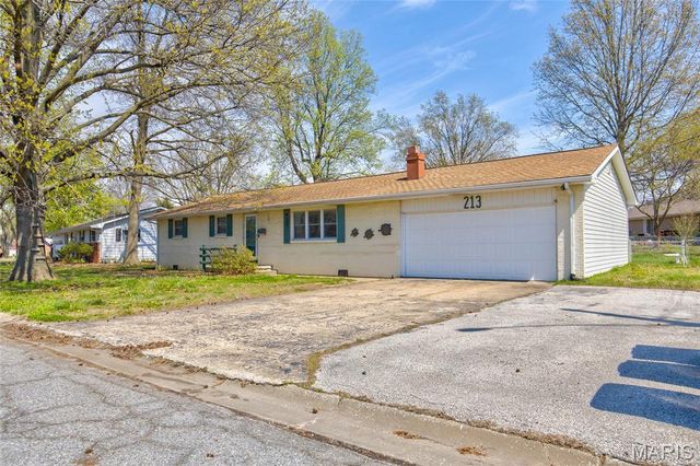 213 Utah Place, Bethalto, IL 62010