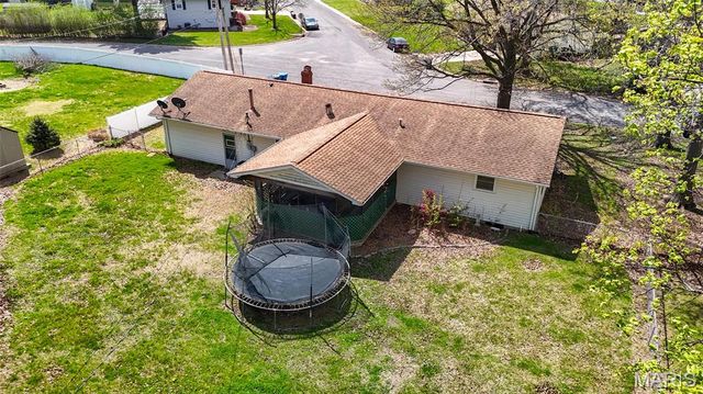 213 Utah Place, Bethalto, IL 62010