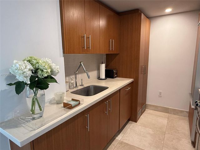 10275 Collins Ave 533, Bal Harbour, FL 33154