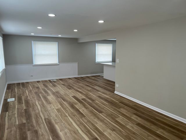 4813 W 102nd Street, Oak Lawn, IL 60453