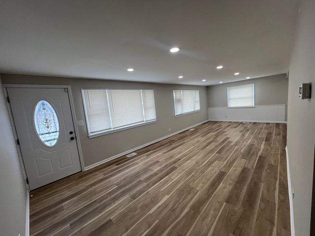 4813 W 102nd Street, Oak Lawn, IL 60453