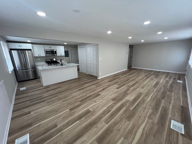 4813 W 102nd Street, Oak Lawn, IL 60453