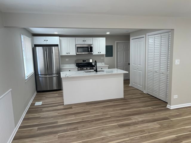 4813 W 102nd Street, Oak Lawn, IL 60453