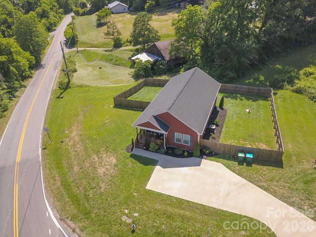 2 Clarks Chapel Extension, Weaverville, NC 28787