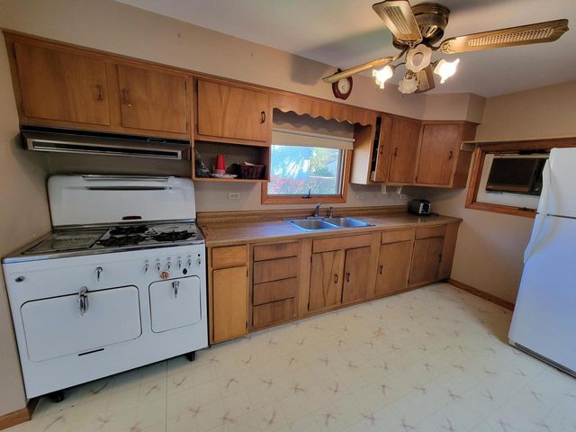 2715 Mabie STREET, Delavan, WI 53115