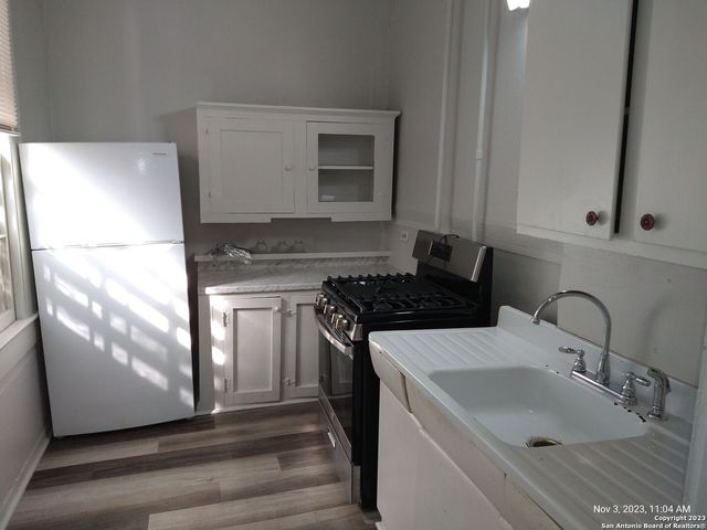 822 E Carson St Apt 2, San Antonio, TX 78208