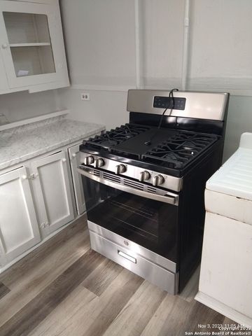 822 E Carson St Apt 2, San Antonio, TX 78208