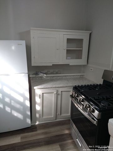 822 E Carson St Apt 2, San Antonio, TX 78208