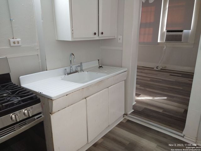 822 E Carson St Apt 2, San Antonio, TX 78208