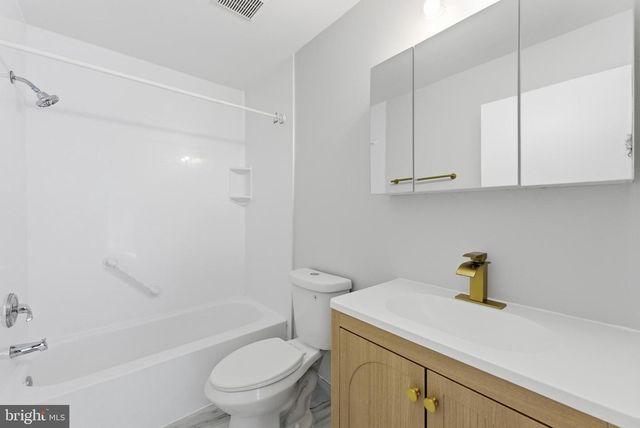 111 PRESIDENTIAL DR, Sicklerville, NJ 08081