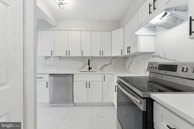 111 PRESIDENTIAL DR, Sicklerville, NJ 08081