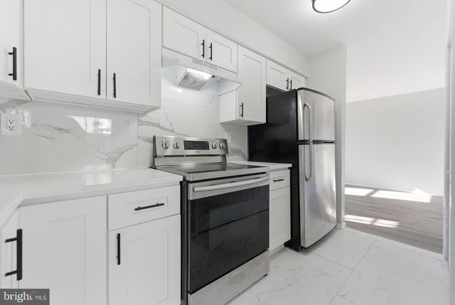 111 PRESIDENTIAL DR, Sicklerville, NJ 08081