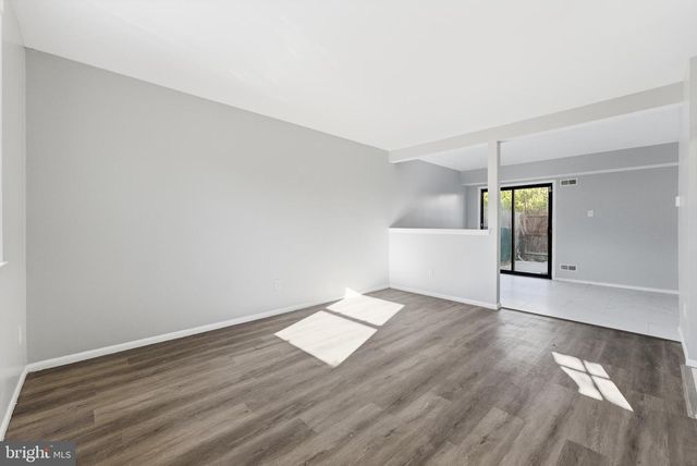 111 PRESIDENTIAL DR, Sicklerville, NJ 08081