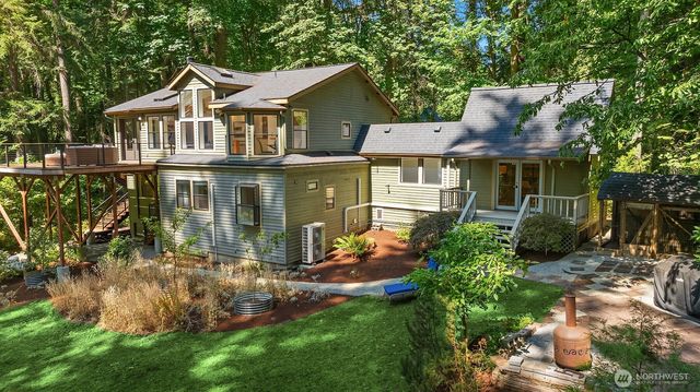 12640 Manzanita Road NE, Bainbridge Island, WA 98110