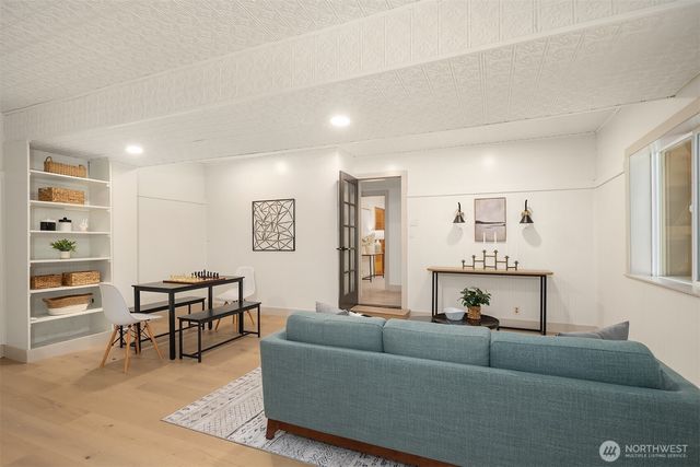 12640 Manzanita Road NE, Bainbridge Island, WA 98110