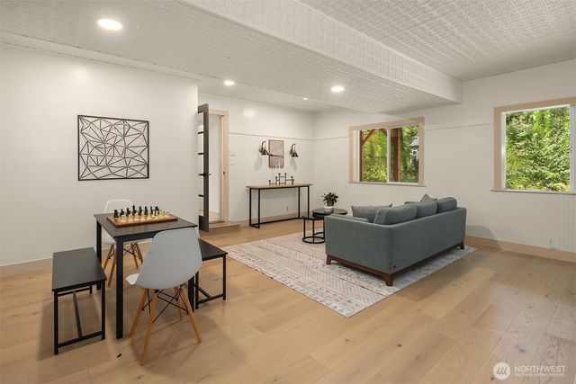 12640 Manzanita Road NE, Bainbridge Island, WA 98110