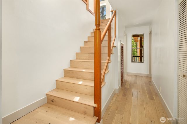 12640 Manzanita Road NE, Bainbridge Island, WA 98110