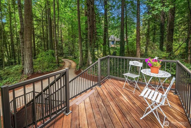 12640 Manzanita Road NE, Bainbridge Island, WA 98110