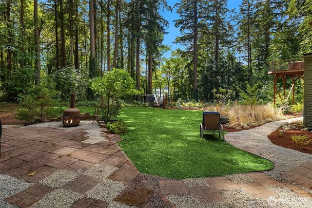 12640 Manzanita Road NE, Bainbridge Island, WA 98110