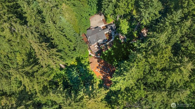 12640 Manzanita Road NE, Bainbridge Island, WA 98110